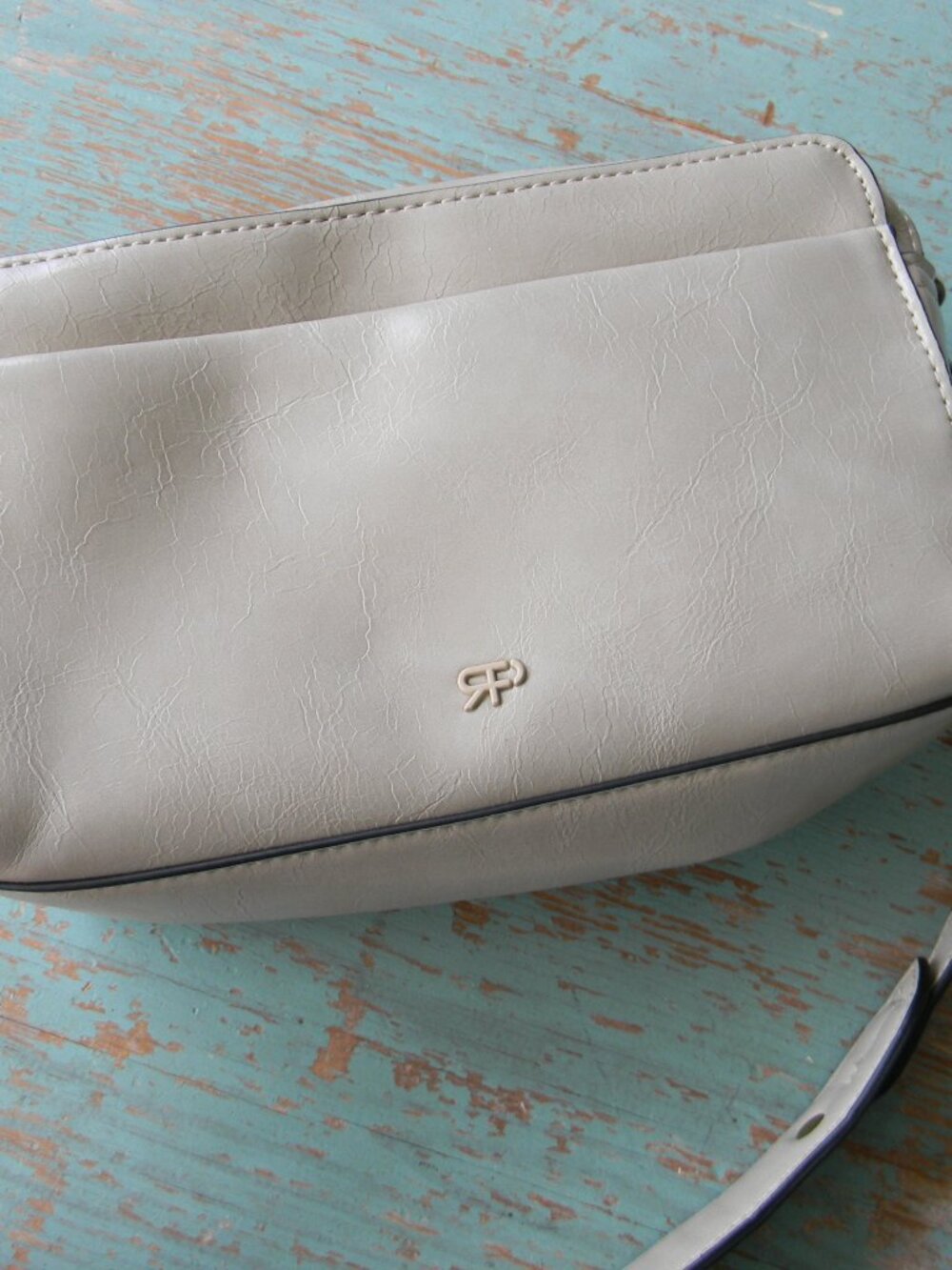 PARFOIS BEIGE/TAN GLAZED FAUX LEATHER SMALL CAMERA CROSSBODY BAG